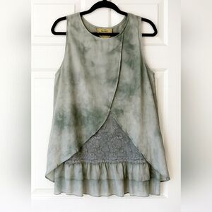 Vintage Concept Boho Grey Layered Bottom Ruffle Top Lightweight L NWT